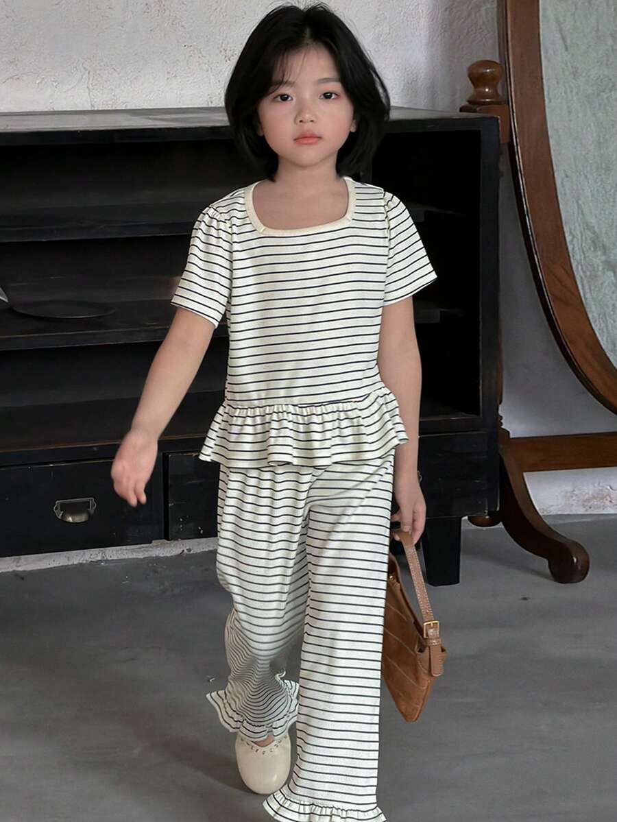 DAZY Set de 2 piezas de camiseta con volantes y leggings a rayas de estilo casual para niñas jóvenes - Blanco y Negro - Ver 1