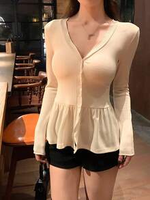 DAZY Tricou damă cu mânecă lungă, casual, cu decolteu în V și tiv cu volane - Caisă - Vizualizare 3