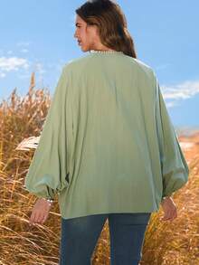 Boho Mama Autumn Green Lantern Sleeve Loose-Fitting Cotton-Lined Maternity Top With Lace Trim - Bohemian Casual Maternity Top - Green - View 2