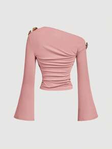 SHEIN MOD Áo thun nữ màu trơn, họa tiết hoa 3D bằng kim loại, thiết kế bất đối xứng, vai lệch. - Hồng - Xem 2
