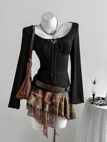 Sweetra 性感蕾丝拼接串珠系带设计甜美优雅喇叭袖休闲春季新款修身女式T恤 - 黑色 - 查看 1