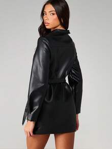 MISSGUIDED 女士长袖仿皮迷你连衣裙，配腰带和纽扣领设计，适合秋冬季派对晚宴穿着 - 黑色 - 查看 2