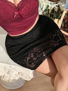 SHEIN EZwear تنورة لون سادة بخطوط الدانتيل قصيرة، جذابة وبسيطة، مناسبة للمواعيد والحفلات وعيد الحب، للربيع والصيف - الأسود - مشاهدة 9