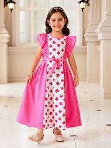 Sparklyn 这款女童法式乡村风连衣裙，以白色为底，饰以红色玫瑰印花，点缀着荷叶边袖口、腰间系带蝴蝶结、层叠荷叶边下摆和撞色粉色面料拼接，风格俏皮可爱，适合春夏花园派对、户外野餐等场合，面料轻盈透气。 - 粉色 - 查看 5