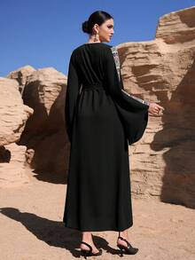 Al Najma 女士几何印花V领长袖拼接流苏优雅阿拉伯连衣裙 - 黑色 - 查看 4
