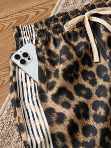 SWAVVY 豹纹宽松直筒男式裤子，校园风，街头风，秋季 - 彩色 - 查看 3