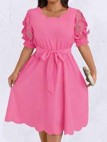 Rometta 大码女式优雅拼接3D立体花卉短款泡泡袖连衣裙 - 玫紅色 - 查看 3