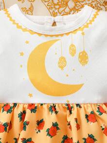 SHEIN Gaun Bayi Perempuan Baru Lahir Musim Panas yang Lucu Motif Bulan Sabit dan Lentera Bintang Timur Tengah, Gaun Berlapis Ruffle, Pakaian Arab Bermotif Bunga Merah untuk Tamu Pernikahan - MultiWarna - View 5