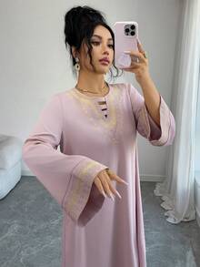 Yasmyna 新款V领刺绣优雅连衣裙，设计精致 - 藕粉色 - 查看 2