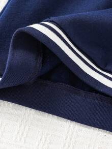 Cozy Pixies Bộ 2 món đồ cho bé trai gồm áo nỉ cổ tròn và quần cạp chun in hình gấu hoạt hình. - Màu xanh hải quân - Xem 7