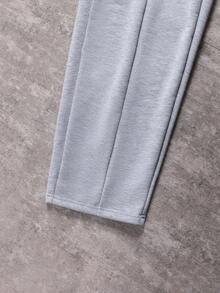 Vacaura 2件套青少年男童时尚花卉灰色卫衣和配套运动裤套装，面料柔软舒适，适合户外运动、摄影、上学、郊游及各种场合。