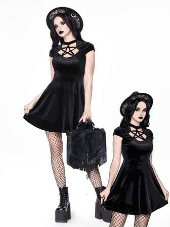 Gothic Kleid aus Samt mit ausgeschnittenem Pentagramm-Muster