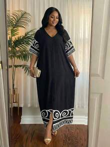 SHEIN Lady 大码黑白花卉印花度假连衣裙，适合夏季