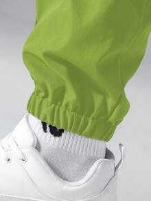 Manfinity Hypemode Loose Fit Men's Flap Pocket Side Drawstring Waist Pants Cargo Joggers Men Green Cargo Pants Men Men S Cargo Sweat Pants - Green - View 3