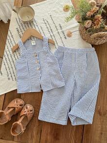 SHEIN Acest set dintr-o singură piesă, format din top fără mâneci, cu decolteu pătrat, casual și pantaloni drepți, pentru bebeluși, este potrivit pentru primăvară și vară și poate fi purtat în diverse ocazii, inclusiv în ieșiri.