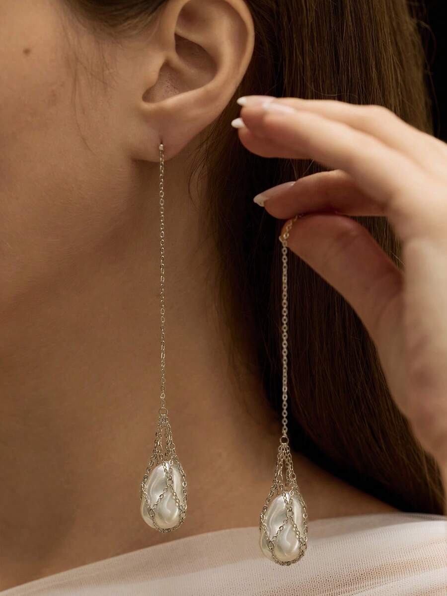 Opalesca 18K不对称仿珍珠流苏耳环，适合日常佩戴、搭配各种服饰、复古风格、婚礼/新娘配饰、西式珠宝、仙女风/精灵风、珍珠元素、秋冬装、送给妈妈/女士/女孩/母亲的优雅之选 - 銀色 - 查看 1