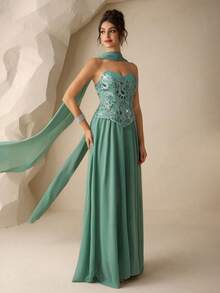 Coutiva Luxury Embroidered Beaded Evening Gown, High-End Formal Dress With Elegant Vibe - Green - View 5