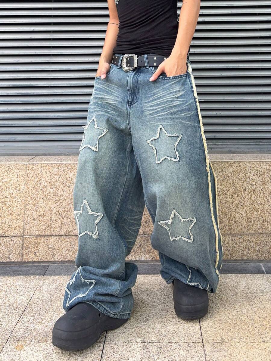 ROMWE MEN Men's Loose Fit Star Embroidered Denim Jeans - Dark Wash - View 1