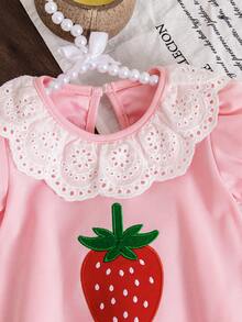 SHEIN Playful Pals Kleinkind Mädchen Rosa Kleid, süßer Peterpan-Kragen, Puffärmel, 3D Erdbeere Stickerei Kleid, geeignet für Lässig, Urlaub, Alltag - Pink - Übersicht 5