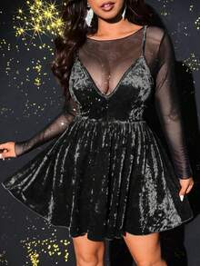 Viva Relle Bộ đồ 2 mảnh gợi cảm gồm áo dài tay cổ tròn dáng rộng, dây mảnh, chất liệu xuyên thấu, cỡ lớn. - màu đen - Xem 2