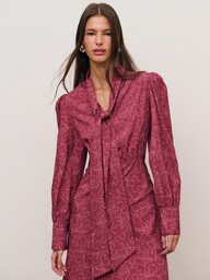 Nöista Elegant Long-Sleeve Midi Dress With Neck Tie , Defined Waist. Features An Allover Patterned Fabric, A Fitted Waist, Long Sleeves Create A Flattelayering, Feminine Silhouette. Perfect For Winter Outfits, Christmas Gathelayerings, New Year Events, Parties.