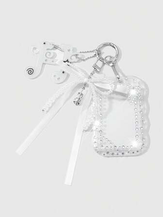 Kawaii 1 Stück Y2K minimalistischer hochwertiger Gothic-Stil handgemachter Perlen-Silber-CCB-Schleifenherz-gewebtes Seil Schwarz Acryl Campus-Karten/Ausweishalter DIY Schlüsselanhänger Taschenanhänger, geeignet für Büromitarbeiter, Studenten, Alltagskleidung, Geschenke, Halloween