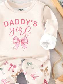 SHEIN 奶油白，甜美可爱“爸爸的小公主”字母印花，彩色蝴蝶结图案，女婴休闲柔软长袖圆领卫衣和运动裤套装，适合秋冬季日常穿着、外出、街头风、居家、派对、情人节等场合。 - 彩色 - 查看 5