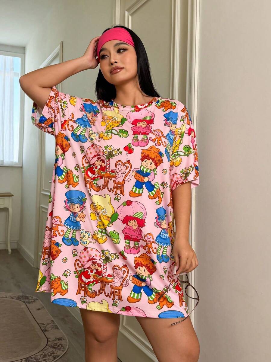 Strawberry Shortcake X SHEIN 大码卡通图案圆领短袖睡衣连衣裙，可爱卡通睡衣，女士秋冬装，粉色彩色T恤连衣裙，哞哞睡裙