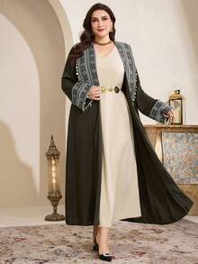 Al Najma Plus Size Women's Vintage Style Printed Long Sleeve Abaya - Grey - View 3