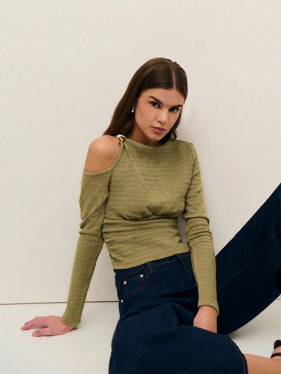 Nöista 这款上衣采用镂空和褶皱设计，时尚别致，适合女士夏季/春假/派对穿着。 - 橄欖綠 - 查看 1