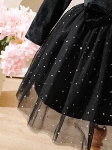 Glamorique Kids Váy Giáng sinh lưới sao nhung chắp vá màu đỏ mới cho bé gái, phù hợp cho mùa thu/đông, vải chất lượng, lưới sao mềm mại, thiết kế chắp vá nhung, phù hợp cho Giáng sinh và các dịp thường ngày - màu đen - Xem 5