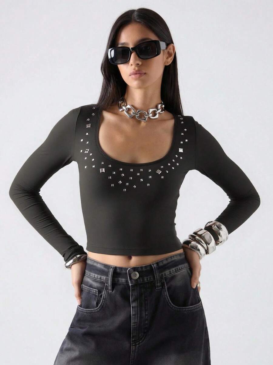TypaGal Y2K Edgy Chic Urban Bold Modern Rebel Sparkle Wild Sexy Stylish New Year Winter Summer Gray Long Sleeve Knitted Slim-Fit Studded Decoration Crew Neck Women's Fashionable Sexy Rhinestone Embellished Fitted Cropped T-Shirt - Grey - View 1