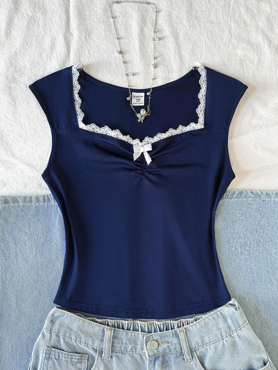 少女休闲简约度假风方领蕾丝边饰蝴蝶结褶皱泡泡袖修身纯色T恤，藏蓝色