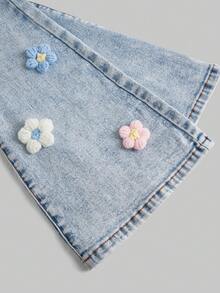 SHEIN ChillGRL Quần jeans ống loe cạp cao màu xanh bạc retro cho bé gái, quần ống loe denim dáng ôm co giãn với thiết kế gấu quần tua rua, thích hợp cho những buổi đi chơi thường ngày và hoạt động ngoài trời. - Rửa nhẹ - Xem 5