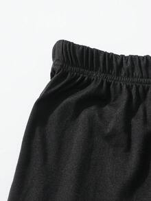 SHEIN Vacaura Bộ 2 món gồm áo thun cổ tròn tay ngắn và quần short cho bé trai tuổi teen, thích hợp mặc mùa hè. - màu đen - Xem 8