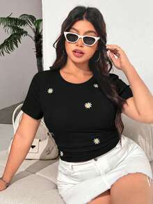 SHEIN EZwear 大码花卉刺绣圆领短袖露脐T恤 - 黑色 - 查看 4