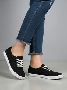 Tenis de corte bajo de lona suela antideslizante combinan con todo básicos 22-26 mx, personalizado para mujer, zapatos casuales de lona calidad premium con cordones, zapatos casuales cómodos - Blanco y Negro - Ver 2