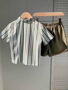 SHEIN Bộ quần áo trẻ em 2 món gồm áo sơ mi ngắn tay và quần short, kiểu dáng thường ngày, họa tiết kẻ sọc phối màu tương phản, cổ ve áo mở phía trước, thích hợp cho các dịp xuân/hè như đi chơi, ngày Valentine, hẹn hò, du lịch, nghỉ lễ, họp mặt gia đình, tựu trường, đám cưới, buổi tối, thể thao, tiệc sinh nhật. - Nhiều màu - Xem 3