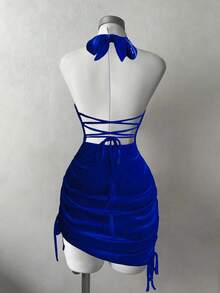 Franclia Vestido mini ajustado de mujer con cintura fruncida y cruzada de terciopelo, sin mangas - azul real - Ver 2