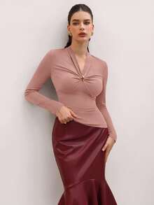 Modelyn Metal Buckle V-Neck Pleated Long Sleeve Elegant Fitted T-Shirt - Dusty Pink - View 6