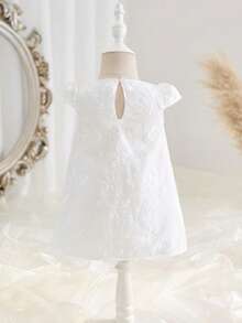SHEIN Baby Girl Cute Crinkle Embroidered Fabric Dress, Suitable For Home, Outdoor, Vacation, Party And Other Occasions, Versatile, Spring/Summer - White - View 9
