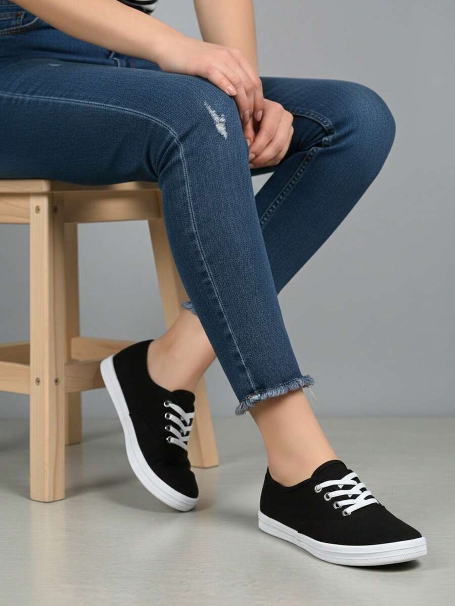 Tenis de corte bajo de lona suela antideslizante combinan con todo básicos 22-26 mx, personalizado para mujer, zapatos casuales de lona calidad premium con cordones, zapatos casuales cómodos - Blanco y Negro - Ver 1