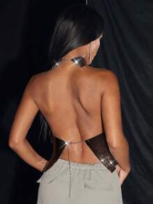 SHEIN BAE 金属亮片细节露背性感吊带背心，适合春夏假期、派对、单身聚会、约会、音乐节、演唱会、夜店穿着。 - 咖啡棕 - 查看 2