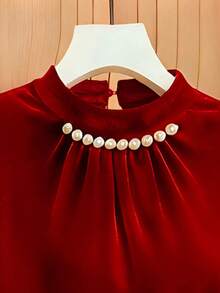 Franclia Camiseta ajustada de mujer color borgoña con botones de perla decorados y drapeado - Burdeos - Ver 3