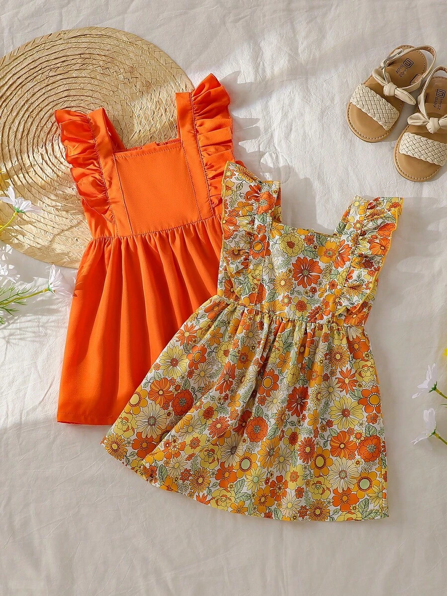 SHEIN Vintaside Kids 2件套女婴休闲纯粉色碎花无袖连衣裙，适合户外玩耍或居家穿着。