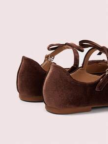 CUCCOO DOLLMOD Sepatu Kasual Serbaguna untuk Sehari-hari Wanita dengan Ujung Lancip, Hiasan Pita, dan Desain Gesper, Cocok untuk Natal. - Coklat - View 9