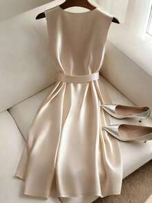 Franclia 缎面束腰珍珠领无袖A字连衣裙，优雅女士风格 - 杏色 - 查看 2