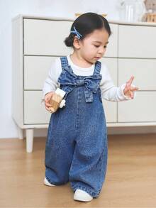 SHEIN 女婴3D蝴蝶结装饰蓝色牛仔宽松连体裤 - 深色水洗藍 - 查看 1