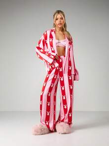 Missguided x Playboy Bộ đồ ngủ gồm áo dài tay và quần ống rộng in logo thỏ sọc, thích hợp mặc ở nhà và ngủ thoải mái. - Nhiều màu - Xem 1