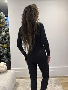 RebeccaVibe Salopetă strâmtă cu jumătate de fermoar cu guler ridicat